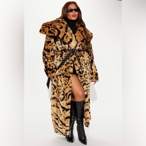NWT Fashion Nova Glam Life Faux Fur Coat
1X - Picture 7 of 15